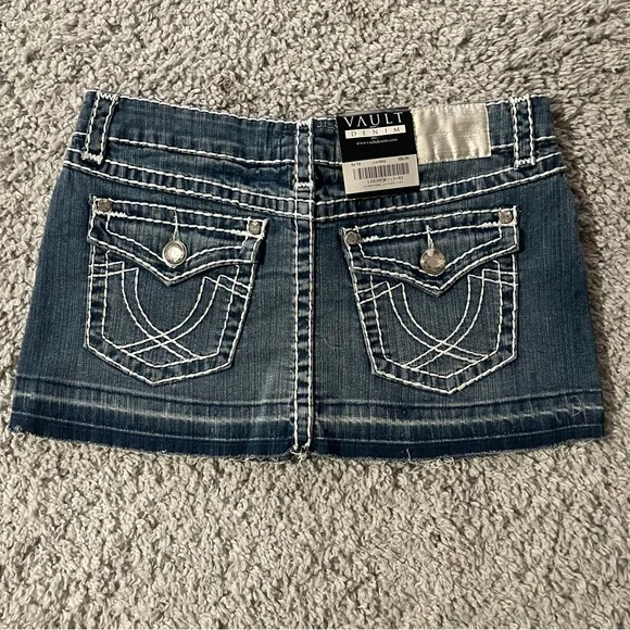 Y2K low-rise mini denim skirt - Picture 4 of 7